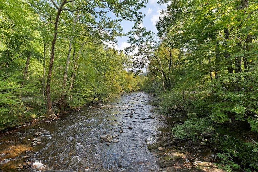 Private Smoky Mountain Luxury Log Home With 2 Fireplaces, Hot Tub & Community Pool Sevierville Exterior foto